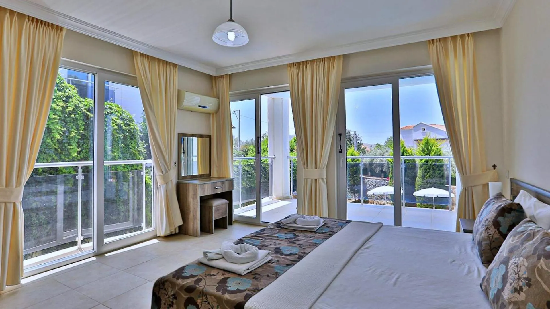 Oludeniz 4 Bedroom Villa 2184 Fethiye